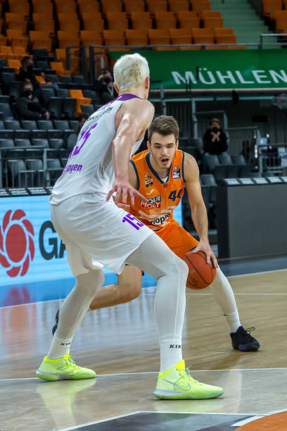 展示了他的 展示了他的