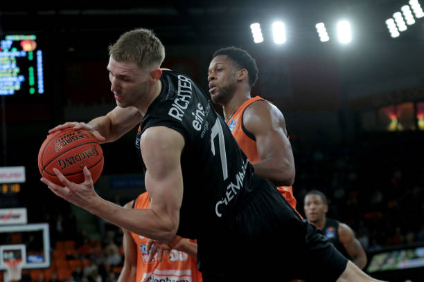 的中锋届时 的中锋届时